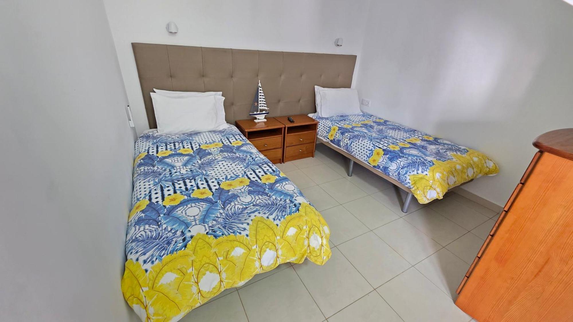 Apartamentos Navio Azul فونشال الغرفة الصورة
